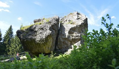 Am Schneckenstein vorbei führt der neue Felsenweg, der 2022 markiert werden soll. 