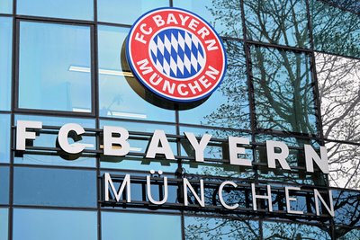 Der FC Bayern München: Rekordmeister und Zielscheibe von Kritik.