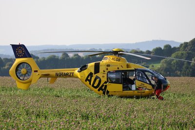 Im Einsatz waren auch drei Rettungshubschrauber, mit denen die Schwerverletzten ins Krankenhaus geflogen wurden.