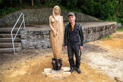 Robby Schuberts Plastik heißt „Lebensquellen“.