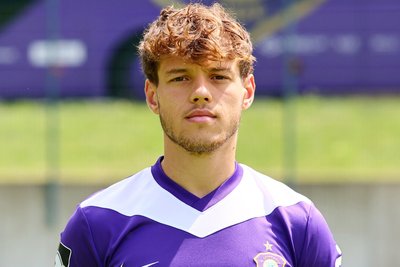 Note 2,0.Seine erste Saison im Profifußball kann sich wirklich sehen lassen. Er war einer der besten, wenn nicht gar der beste Auer Spieler der Saison. Mit zehn Scorerpunkten hat der dribbelstarke 22-Jährige zahlreiche Clubs auf sich aufmerksam gemacht.