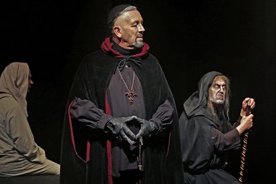 Das Schauspiel „Der Name der Rose“ ist am 29. März in Bad Elster zu erleben.