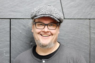 Manchmal etwas onkelig: MDR-Musikjournalist Jan Kubon erzählt in seinem Podcast "Iron East" vom Heavy Metal in der DDR.