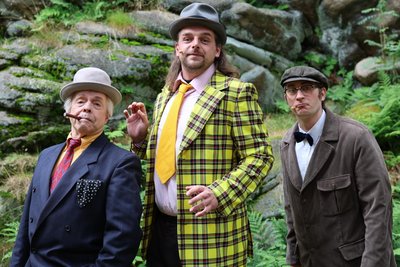 Die Olsenbande: Hans B. Götzfried als Egon, Marvin Thiede als Benny und Rouven Klischies als Kjeld. Er wird nun gespielt von Vinzenz Wegmüller.