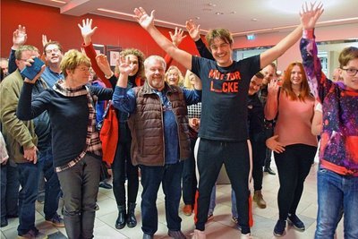 Matze Knop und seine Fans im Reichenbacher Neuberinhaus. Rund 200 Gäste fühlten sich gut unterhalten.