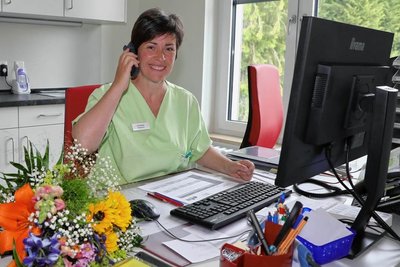 Ute Elstner ist als Pflegefachkraft für die Tagesklinik zuständig.