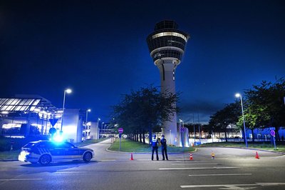 Wegen Feueralarms wurde der Flughafen-Tower evakuiert.