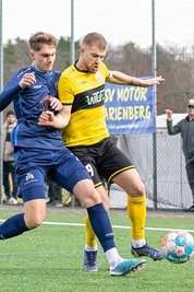 Coach Ronny Rother sieht seine Elf derzeit „im Fahrplan“ - aber am Samstag wird sie nicht auf dem Rasen antreten.