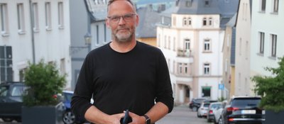 Dirk Neubauer (parteilos) am Abend in Augustusburg: Er erhielt die meisten Stimmen im ersten Wahlgang. 