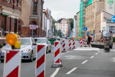Eine Verkehrsinsel ist auf der Hammerstraße in Höhe Rähnisstraße entstanden.