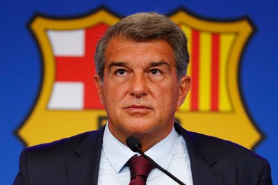 Weist alle Vorwürfe zurück: Barcelonas Präsident Joan Laporta. (Archivbild)