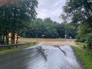 Die B 173 in Plauen musste wegen Überflutung teils voll gesperrt werden.