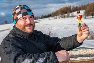 Noch ist Wilhelm bei Markus Füchtner im winterlichen Erzgebirge. Schon bald könnte es für den Mininussknacker aber in Richtung Südpol gehen.