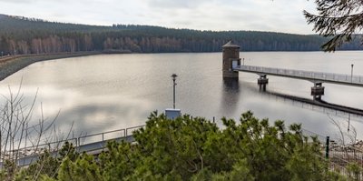 Noch bis zum 14. Januar ist die Dammkrone der Talsperre Cranzahl montags bis freitags von 7 bis 15 Uhr gesperrt.