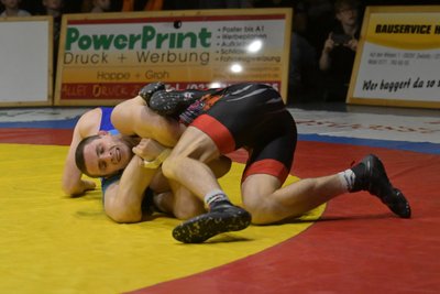 Dominik Jagusz (rot), hier gegen Werdau, wird in Potsdam wieder mit von der Partie sein.