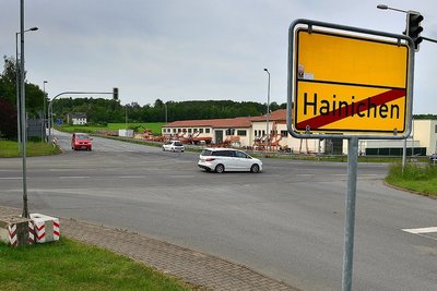 Auf der Kreuzung der B 169 undS 201 in Hainichen wurde die Fahrbahn erneuert. 