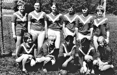 In Niederwiesa hat es von 1962 bis 1976 auch weibliche Jugendmannschaften in der Handball-Abteilung gegeben. 