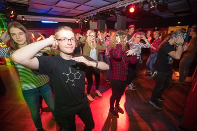 Rund 300 Gäste haben bei der Ersti-Party in der Alten Mensa Freiberg ihren Studienbeginn gefeiert.