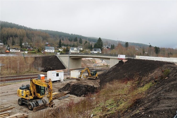 Nach monatelangen Bauarbeiten: Neue Pachthausbrücke in Johanngeorgenstadt ist jetzt befahrbar
