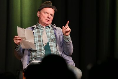 Uwe Steimle gastiert am Dienstagabend gemeinsam mit Helmut Schleich in der Annaberger Festhalle