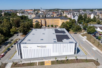 Das Sportforum Vogtland: Die hochmoderne multifunktionale Sporthalle wäre auch für den Krisenfall eine Option. Ein Notstromaggregat könnte dort Elektroenergie einspeisen.