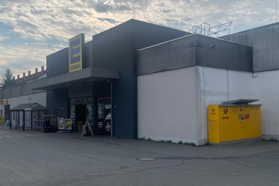 Am Edeka an der Flemmingstraße wurde eine Poststation aufgebaut.