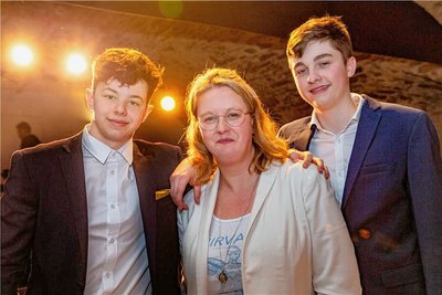 Nathalie Freitag mit ihren Hauptdarstellern Marcello Krause (links) und Tim Gataz 