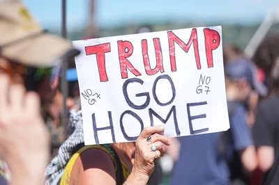 Die G7 und vor allem auch US-Präsident Donald Trump sind Ziele der Proteste. 
