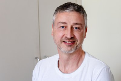 Krzysztof Szkaradzinski hält einen Vortrag zu „Tabulos über Senkung und Harninkontinenz“.