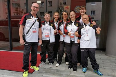 Das vogtländische Team, das für die Bundesrepublik Deutschland in Graz an den Start ging, von links: Jörg Dünnebier, Loreen Hüfner, Lilian Tröger, Steffi Pausch, Patricia Schramm, Madeleine Mothes und Daniel Pausch.