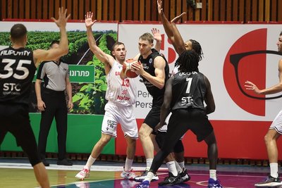 Im Hinspiel unterlagen die Niners in Israel nach einer äußerst müden Vorstellung mit 73:78. Heute soll es nicht nur die Revanche, sondern auch den Einzug in die nächste Runde des Europe Cups geben.