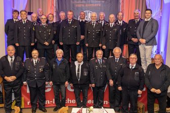 212 Alltagshelden aus dem Vogtland bekommen ein dickes Dankeschön - Seit 50 Jahren tun diese Kameraden Dienst bei Freiwilligen Feuerwehren im Landkreis. Und das Tag und Nacht. Nun wurden sie geehrt, wie auch die Kameraden, die seit 40 und 25 Jahren dabei sind.