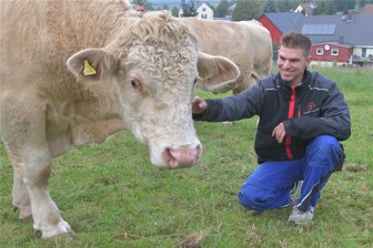 22-jähriger Oederaner bei „Bauer sucht Frau“: Findet Paul in der RTL-Show die große Liebe? - Paul Lohse aus Schönerstadt versorgt auf dem elterlichen Hof die Tiere und sucht eine Frau fürs Leben.