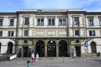 22-Jähriger randaliert auf Polizeidienststelle im Chemnitzer Hauptbahnhof - Die routinemäßige Kontrolle eines jungen Mannes im Chemnitzer Hauptbahnhof lief am Dienstagnachmittag aus dem Ruder.