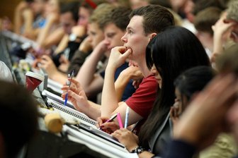 22 Unis und Hochschulen bei Studienmesse in Hof - Was und wo studieren? Die Hofer Studienmesse kann Antworten geben.
