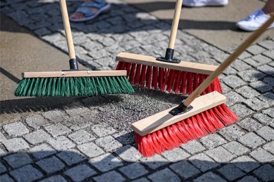 Gebäudereiniger demonstrierten bereits in Dresden für bessere Löhne.