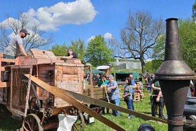 Zum 10-jährigen Traktorentreffen in Falkenau waren 150 Teilnehmer mit alten Fahrzeugen vor Ort.