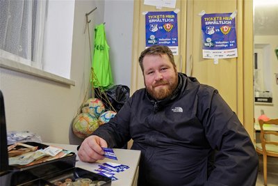 Vorstandsmitglied Patrick Jahn hat sich um den Verkauf der Eintrittskarten gekümmert.
