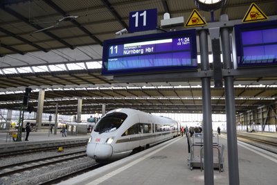 Der ICE wird auf der Hinfahrt nach Nürnberg über Reichenbach im Vogtland fahren.