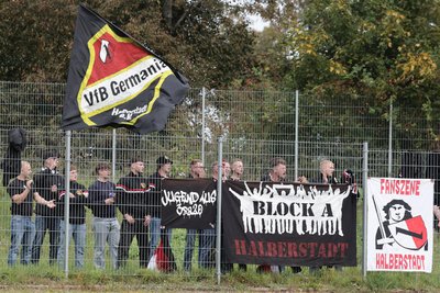 Die Fans aus Halberstadt sorgten im Glauchauer Sportpark für Stimmung.