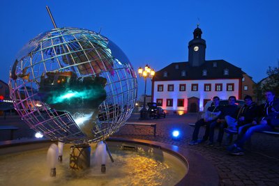 Polizei und Kampfmittelbeseitigungsdienst waren am Donnerstag im Alten Rathaus in Meerane.