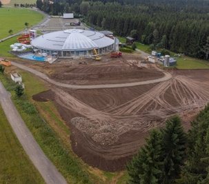 Bauarbeiten für ein Millionenprojekt haben am Freizeitbad bei Geyer begonnen. 