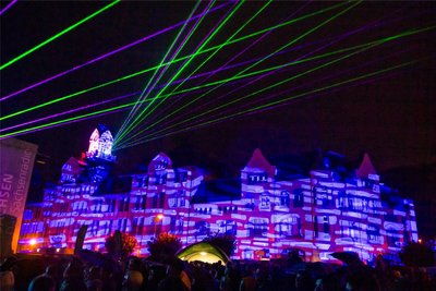 Bei Veranstaltungen wie dem Tag der Sachsen im vergangenen Jahr in Aue sorgte die LEC GmbH mit ihren Lasershows für besondere Glanzpunkte.