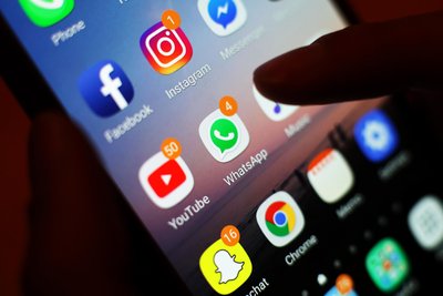 Wird mega oft geöffnet: Das Videoportal Youtube belegt hinter google.com mit etwa 79,4 Milliarden monatlichen Besuchen Platz 2 der beliebtesten Websites.