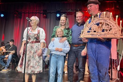 Familie Lämmel (Mitte) gewann mit „Huscherle“ den ersten Preis.