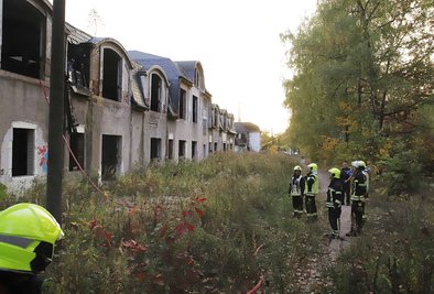 Am Montag brannte es auf dem Dach eines leerstehenden Hauses an der Irmtraud-Morgner-Strasse in Ebersdorf.