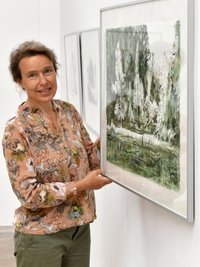 Susan Wittwer absolvierte an der Dresdner Kunsthochschule ein Studium der Malerei und Grafik, an das sich zwei Meisterschüler-Jahre anschlossen. Seit 2004 ist sie freiberuflich tätig. 