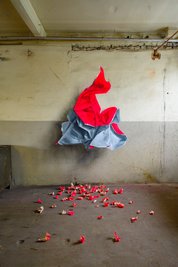 Viele Künstler, wie die der Freizeitgruppe Gestaltung, griffen die Buntpapierfabrik als Thema auf.