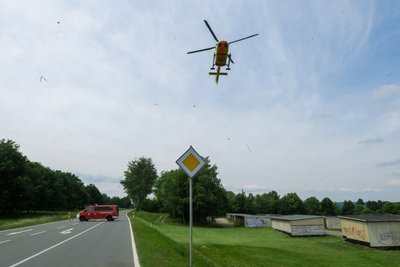 Ein Rettungshubschrauber brachte den Notarzt zum Einsatzort.