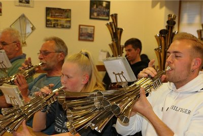 Jetzt wird wieder intensiv geprobt fürs Schalmeienfest. Die große Musikshow soll am 28. Mai in Thierbach stattfinden. 